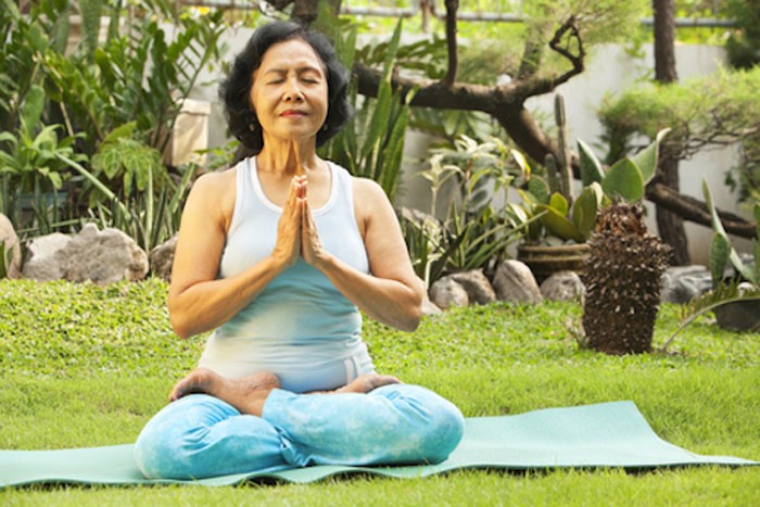 yoga trị liệu bệnh đau cổ vai gáy