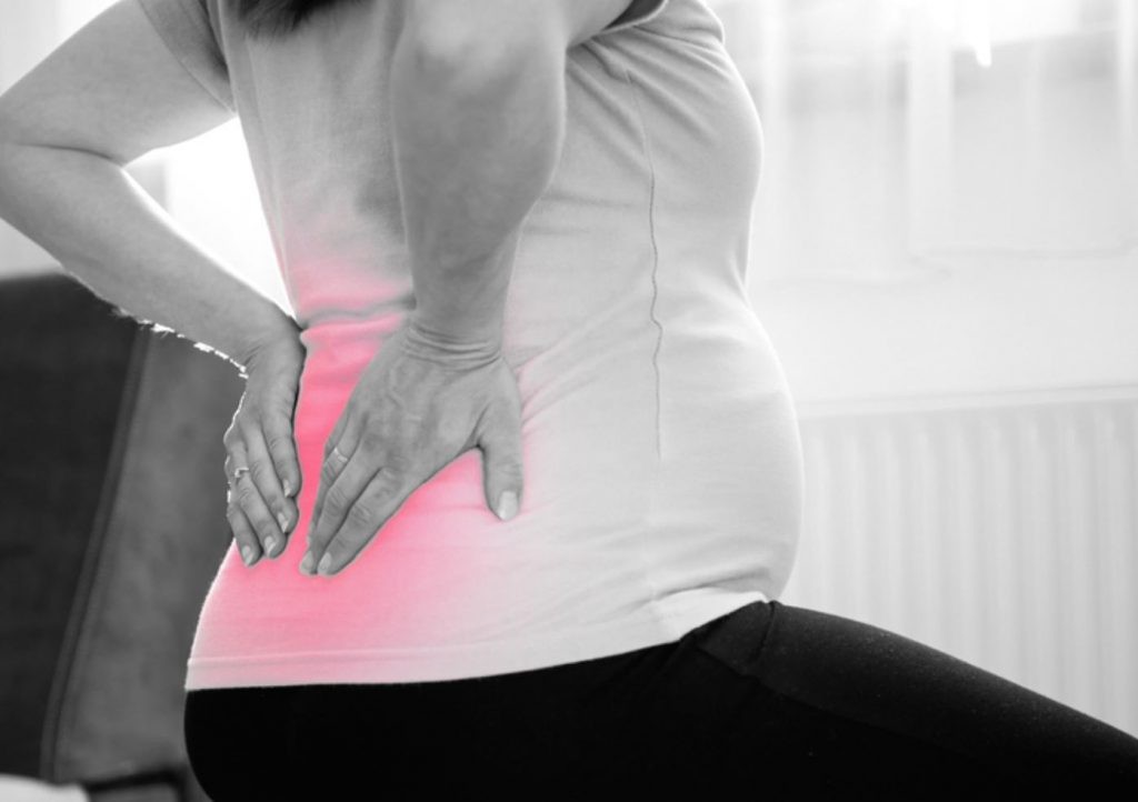 đau lưng sau khi sinh thường